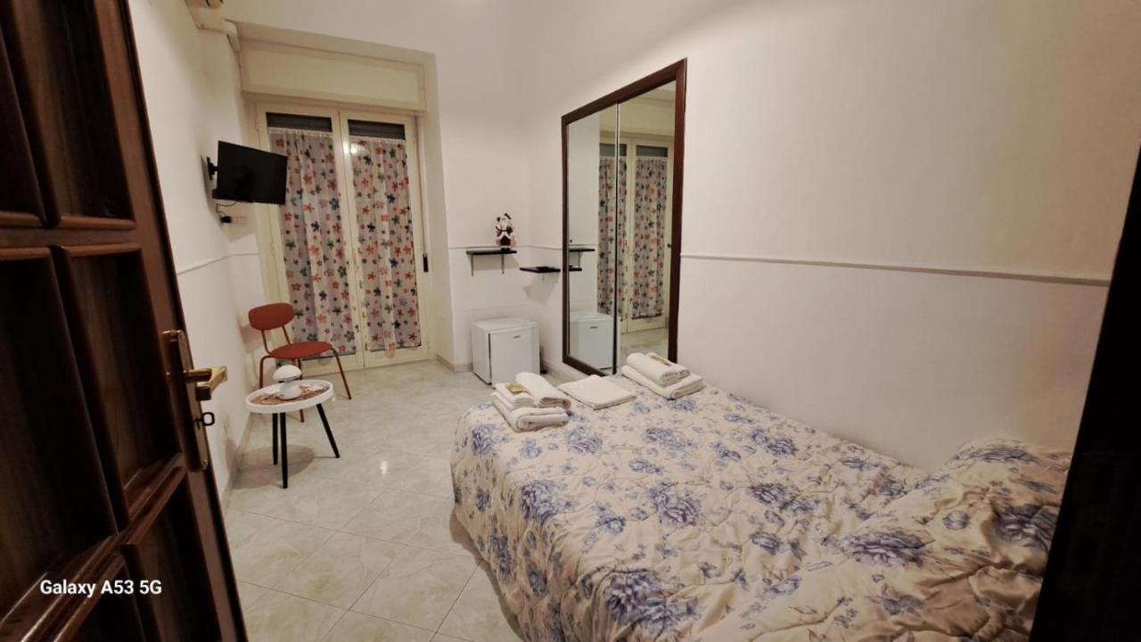 Aurora E Dad Naples Center B&B Luaran gambar